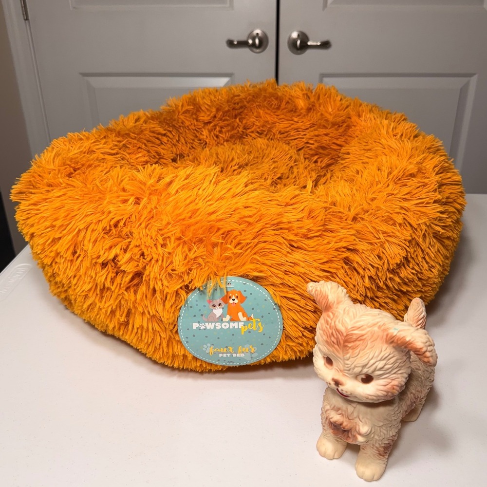 Pawsome Pets Cozee Faux Fur Calming Donut Pet Bed Yellow Orange 23" Round NWT